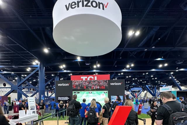Verizon's Custom Football Experience - 0
