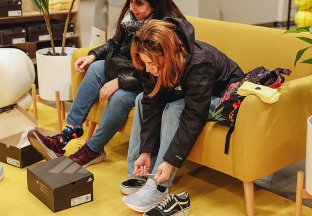 ADIDAS: Supernova Try On Salon - 0