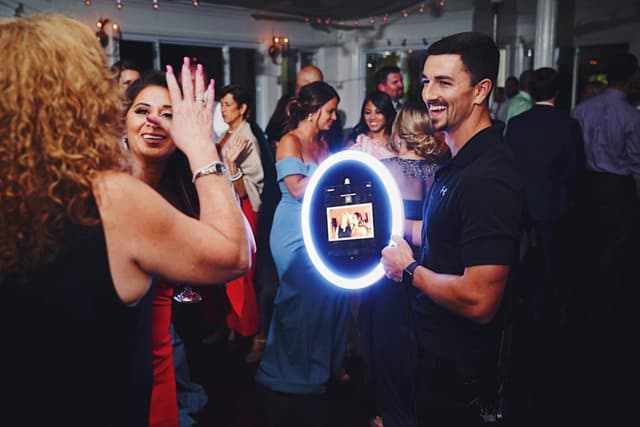 Roaming Light Ring Photographer