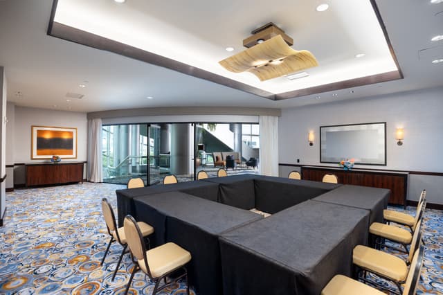Meeting Room 430, Window Angle 321A9259-HDR-Edit1.jpg