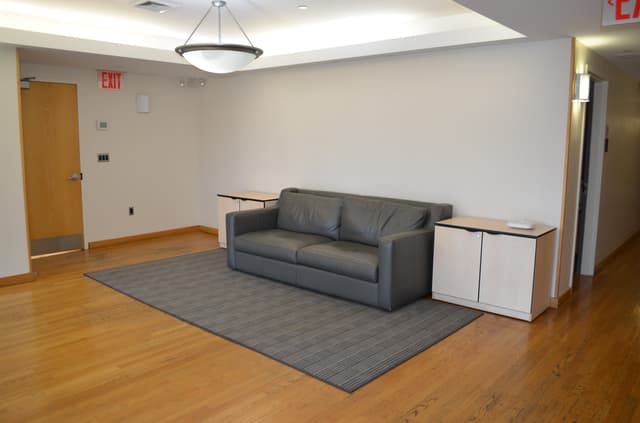 432 Floor 6 Waiting Area.jpg