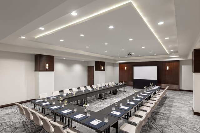 Grand Salon - U-Shape.jpg