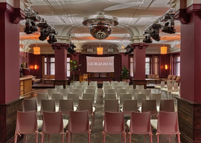 Theatre+Set+Up+Traditional+Chairs_Georgia+Room.jpg