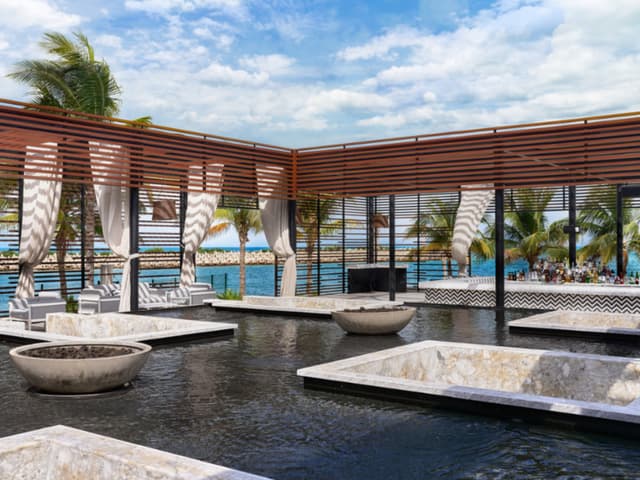 sls-playa-mujeres-privilege.jpg