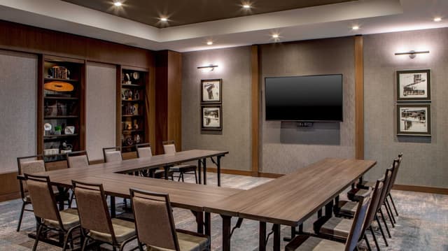 mhttx-artisan-hotel-mercantile-u-shape_wide.jpg
