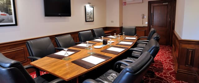 Boardroom-Side-View-1366x576-fp_mm-fpoff_0_0.jpg
