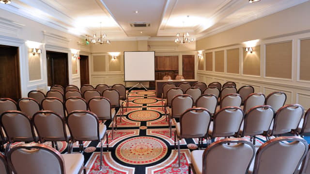 Foyer-Theatre-Style-Main-1366x768-fp_mm-fpoff_0_0.jpg