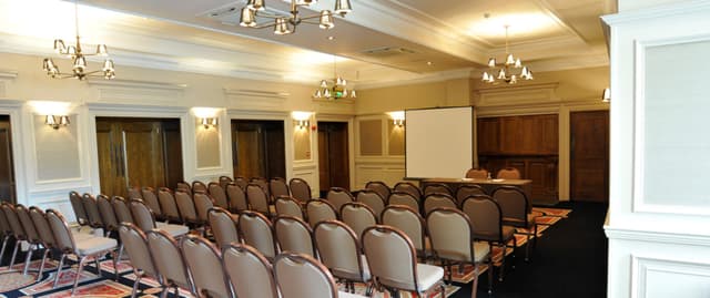 Foyer-Theatre-Style-from-Entrance-1366x576-fp_mm-fpoff_0_0.jpg