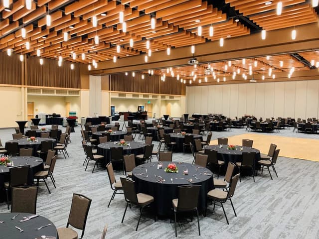 COII_tables%26dancefloor_2.jpg