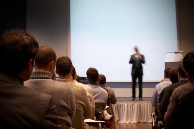 hotel-ascona-meeting-eventi-sala-plenum.jpg