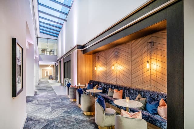 Evoke-Pictures-Lifestyle_Eastside_Atrium_73.jpg