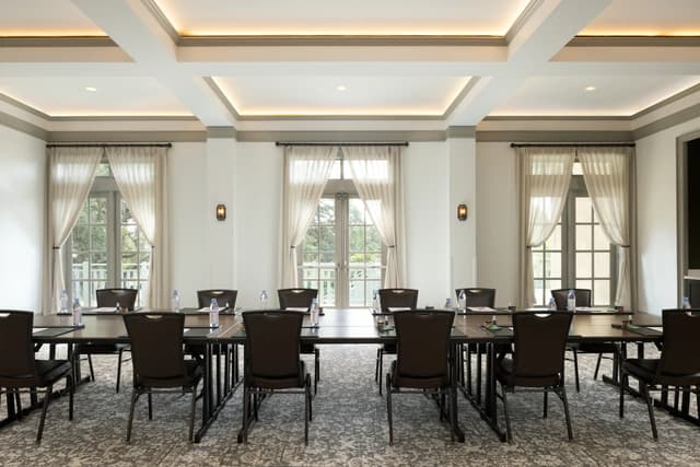 SANHC-P0792-Kerrville-Meeting-Room.jpg