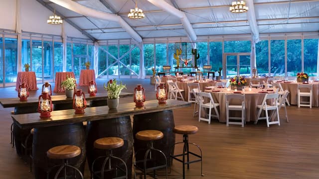 Hyatt-Regency-Hill-Country-Resort-and-Spa-P685-Pavilion-Group-Event-Communal-Tables.jpg