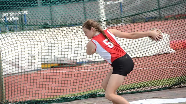 female-discus-new-balance-track-and-field-slide-6.jpg