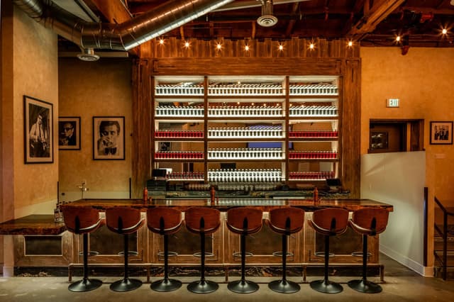 Bar.jpg