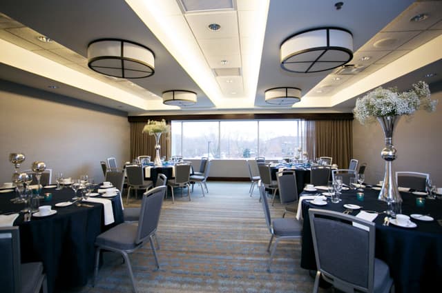 Jefferson or Washington Room - Rounds.jpg