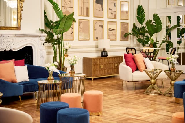 THE_PALACE_MADRID_MAY_25_SALON_JULIO_CAMBA_1811_A1_HIGH.jpg