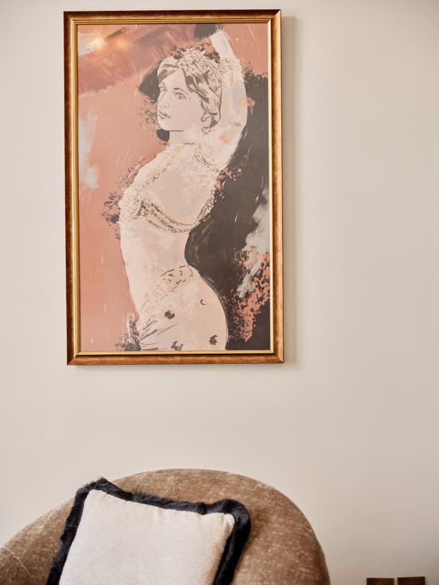 THE_PALACE_MADRID_SALON_MATAHARI_MAY_2539286_HIGH.jpg