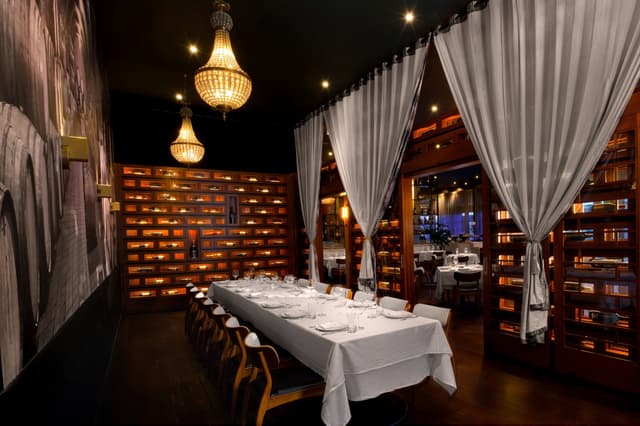 Private Room 02.jpg