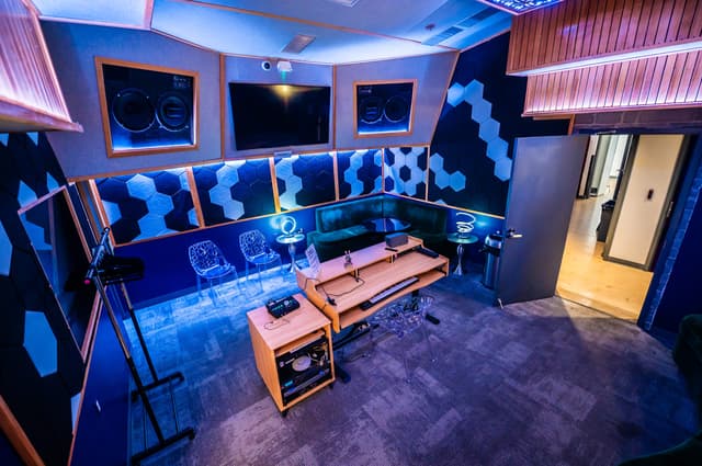 Studio B (2).jpg