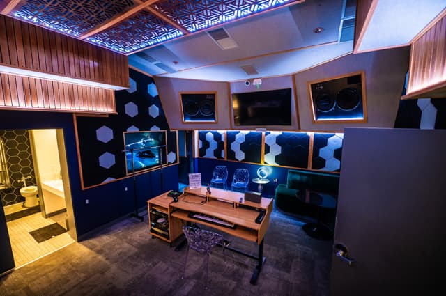 Studio B (1).jpg