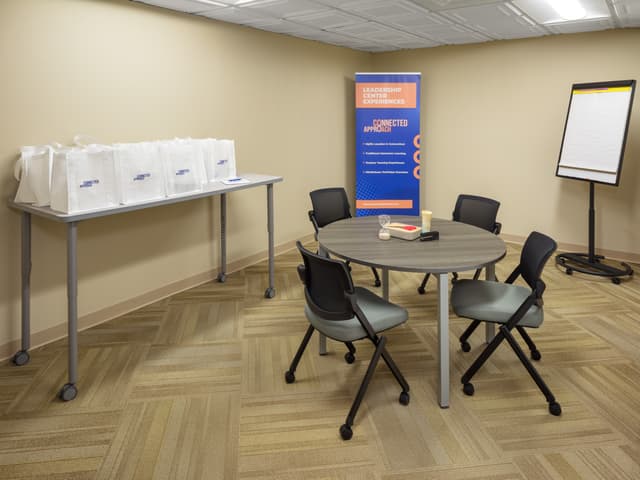 Owl Breakout Room - Vernlund.jpg
