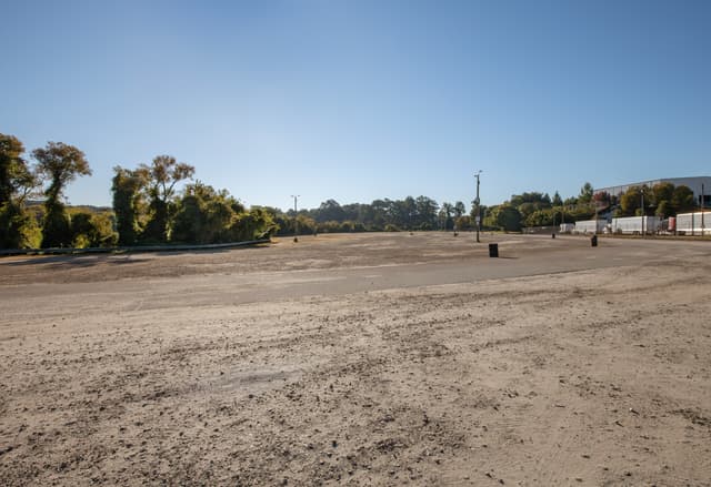ParkingLot8.jpg