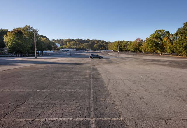 ParkingLot4.jpg