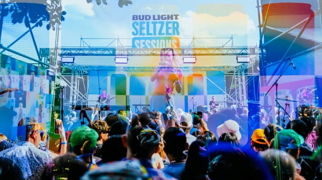 Budlight Selzter SS x Lollapalooza