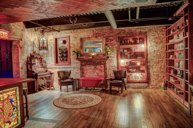 The-Paramount-Founder-Room-bathtub.jpg