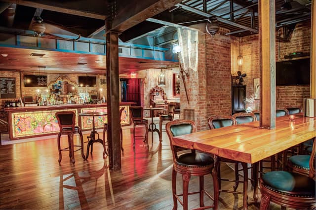 The-Paramount-Founder-Room-floating-bar2.jpg