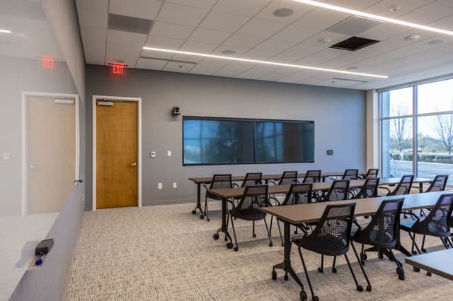 Large Conference Room-4.jpg