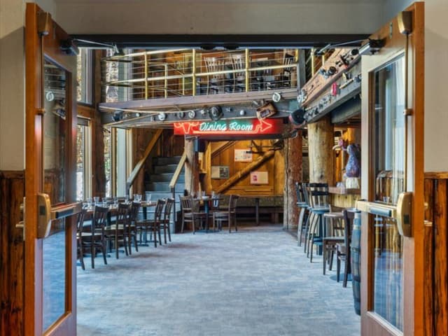 Mangy Moose Restaurant Entrance 1.jpg