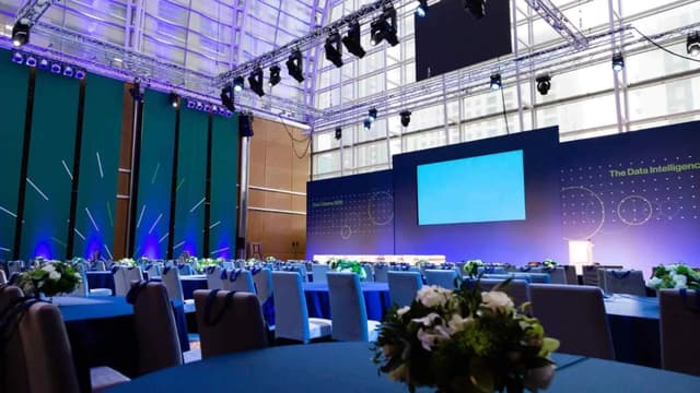  LED Walls & Projection