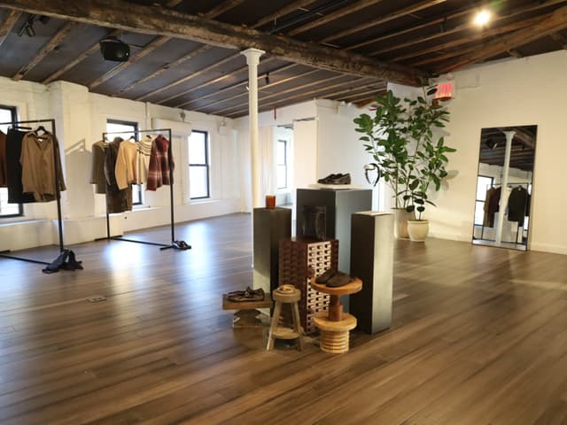 COS Showroom - 0