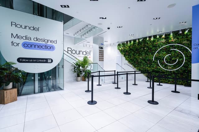 Advertising Week Roundel Installation