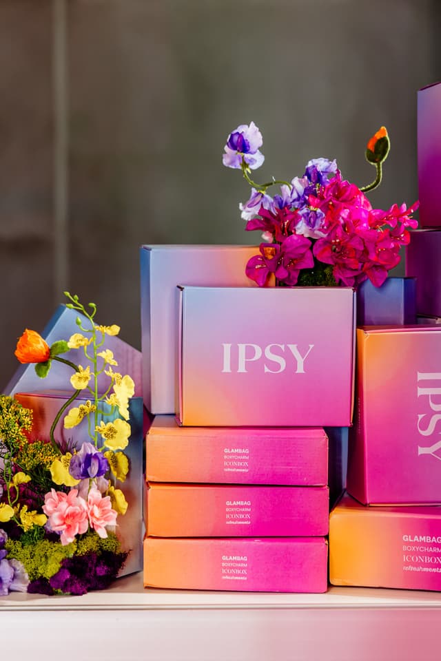 IPSY Trend Tracker Activation 
