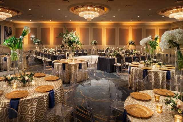 hougw-galleria-ballroom-9864-hor-clsc.jpg