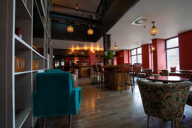 MEMBERS' BAR_2.jpg