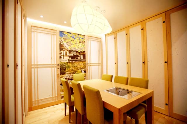 miss_Korea_sun_second_floor_interior_best_korean_bbq_restaurant_nyc_sb_design_850-1000x666.jpg