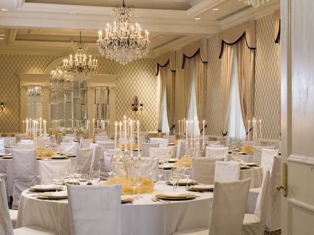 crystal-ballroom-details-empire-hotel-new-york_standard.jpg