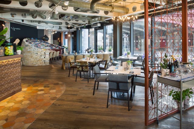 Fable-Eat-Me-Drink-Me-Restaurant-5.jpg