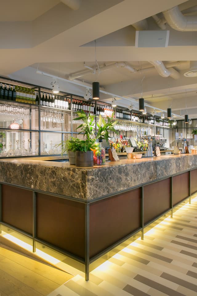 Fable-1st-floor-bar-portrait.jpg