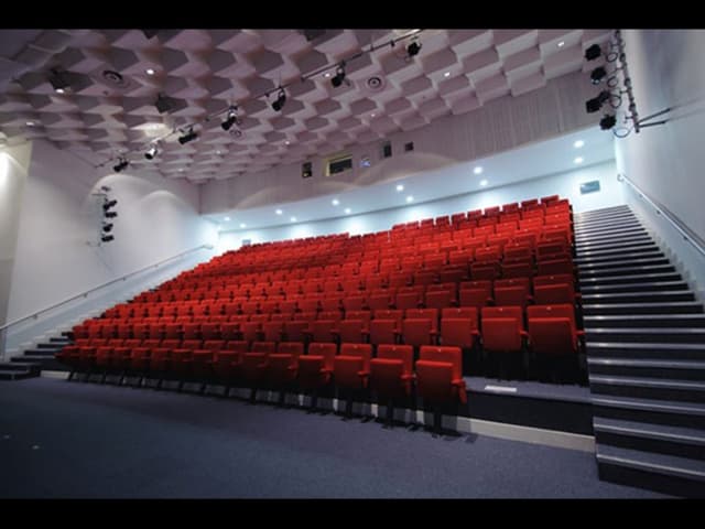 auditoriumseating-600px.jpg
