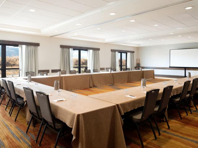 Hyatt-Regency-Tamaya-Resort-and-Spa-P531-Puma-Meeting-Room.jpg