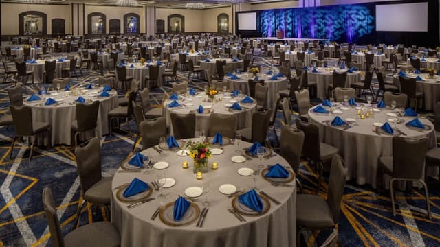 JAXRJ-P0219-Grand-Ballroom-Banquet-Round-Table-Setup.jpg