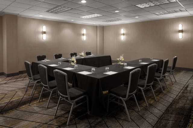 br-chinb-wilmette-meeting-room--31232_Classic-Hor.jpg