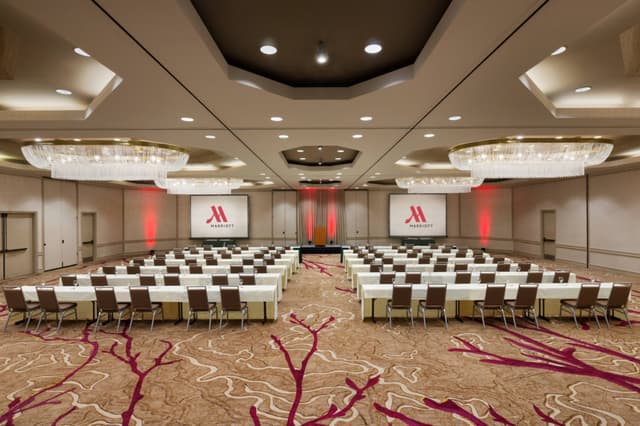 oakwc-ballroom-0073-hor-clsc.jpg