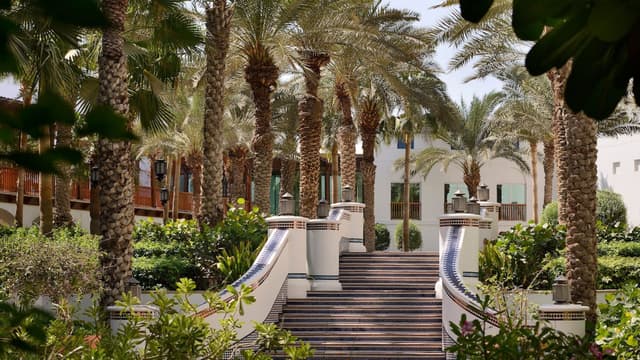 Park-Hyatt-Dubai-P358-View-to-Fountain-Garden.jpg