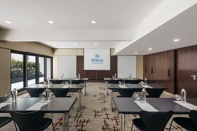 Level_8_Meeting_Room___Amaryllis__Classroom_style_.jpg